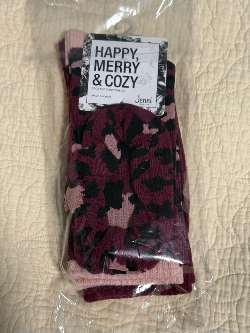 Jenni Women’s Sock & Scrunchie Set - Burgundy/Pink Leopard! NWT